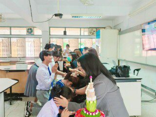 received_902942635480998