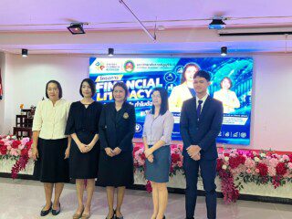 LINE_ALBUM_Financial literacy สำคัญอย่างไร ทำไมต้องรู้_260915_1